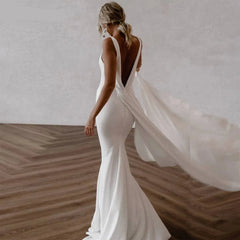 Deep V Neck Crepe Detachable Train Mermaid Wedding Dress 2024 Plain Sleeveless Open Back Simple Bridal Gowns Elegant